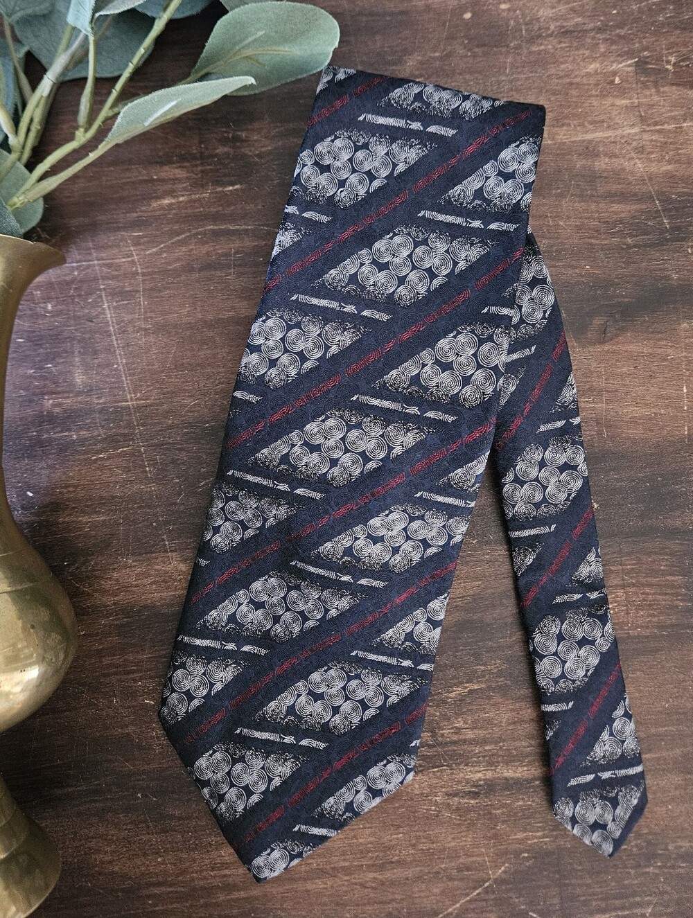 PATRICK FRANCIS 100% Pure Woven Silk De Danaan Celtic Design Tie.